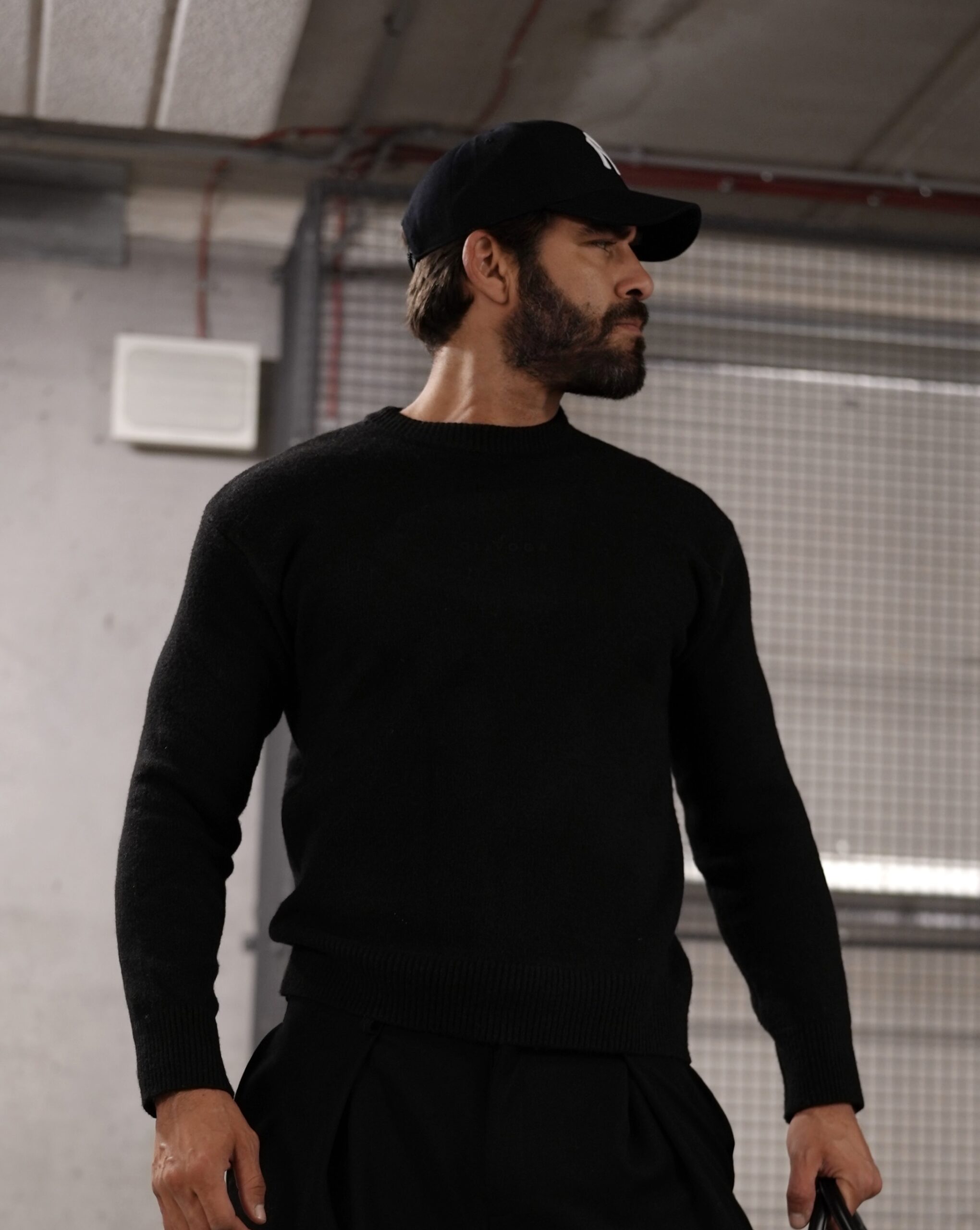 sweter CAIRO 131 Sweter męski CAIRO 2026 Czarny